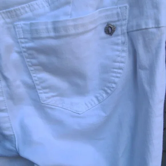 Democracy White Jeans size 8 - Picture 3 of 12